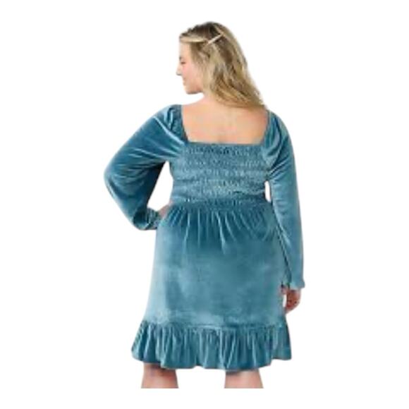 LC Lauren Conrad Smocked Velvet Mini Dress New Without Tags MSRP $64.00 - Picture 3 of 12